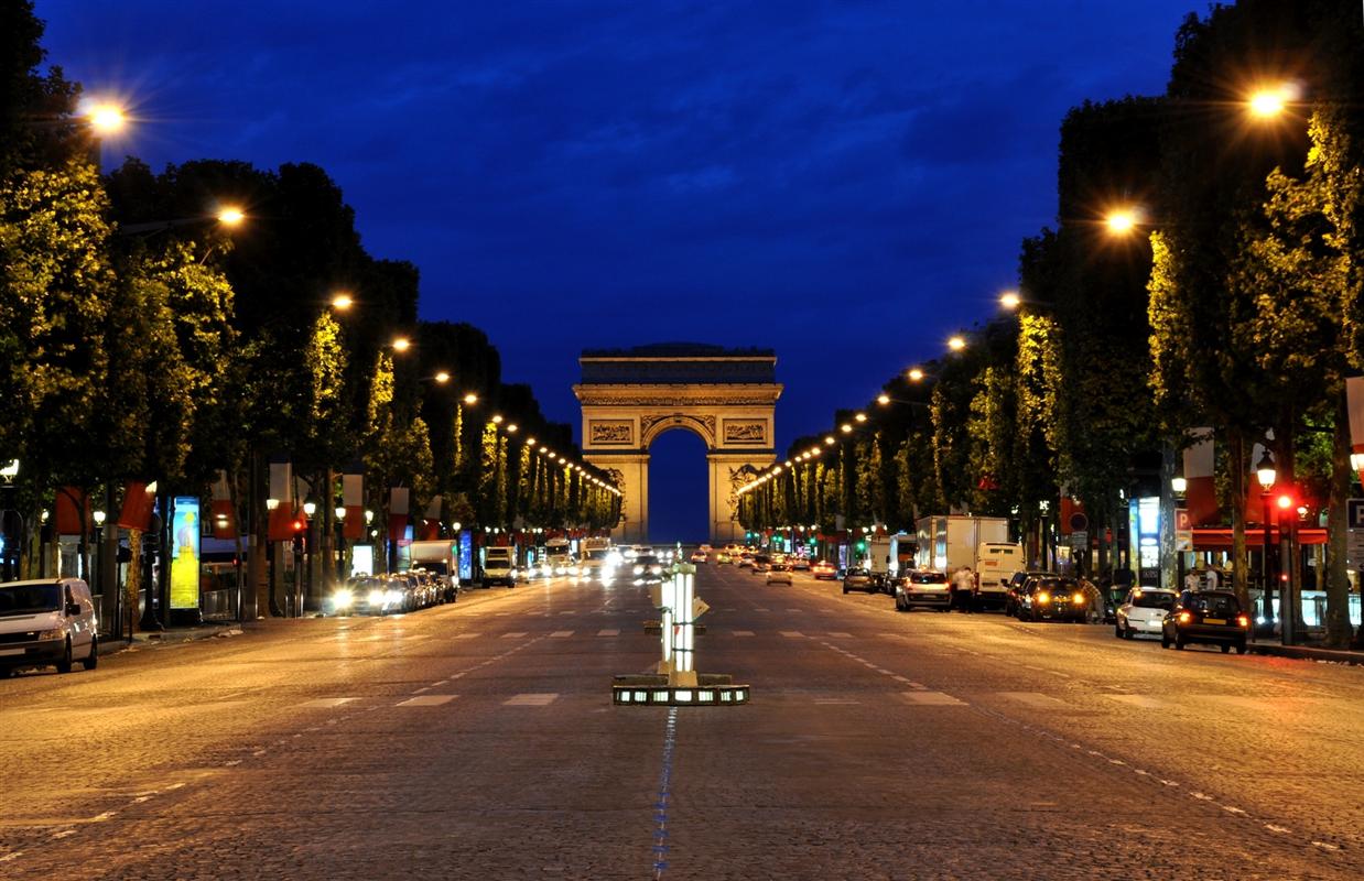 L´avenue des Champs-Elysées, sans doute l´avenue la plus belle du Monde 2