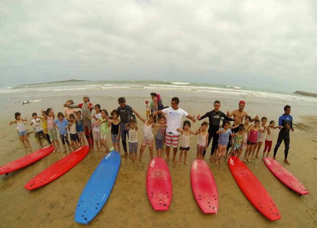 Le surf pour tous, journée plage propre à la plage de skhirat 2