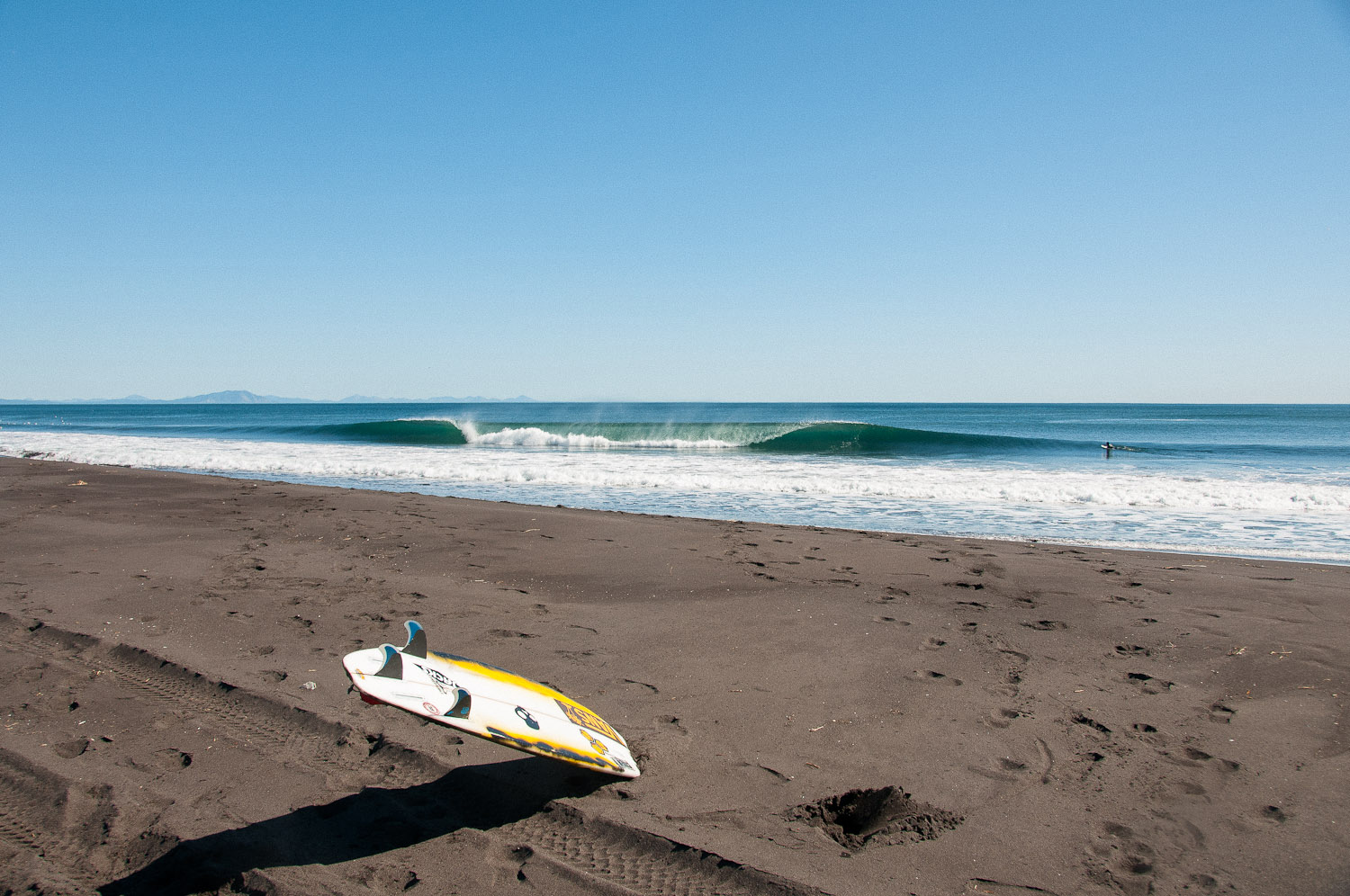 Le surf hivernal dans la péninsule volcanique russe de Kamtchatka
